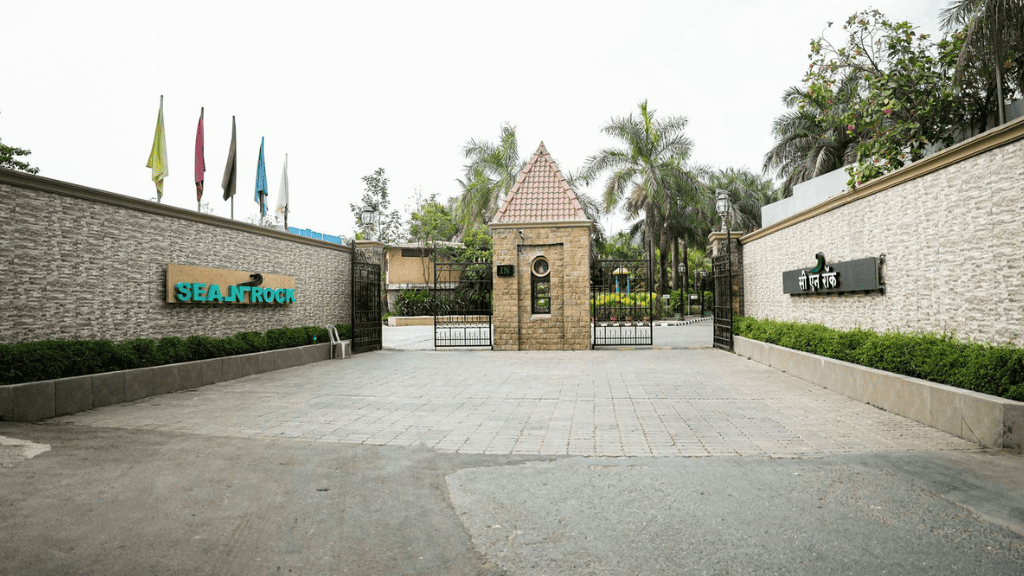 Main entrance of Hotel Sea N Rock