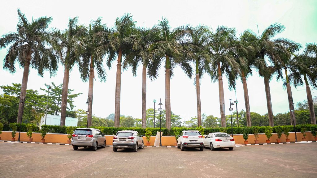 Hotel Sea N Rock Parking