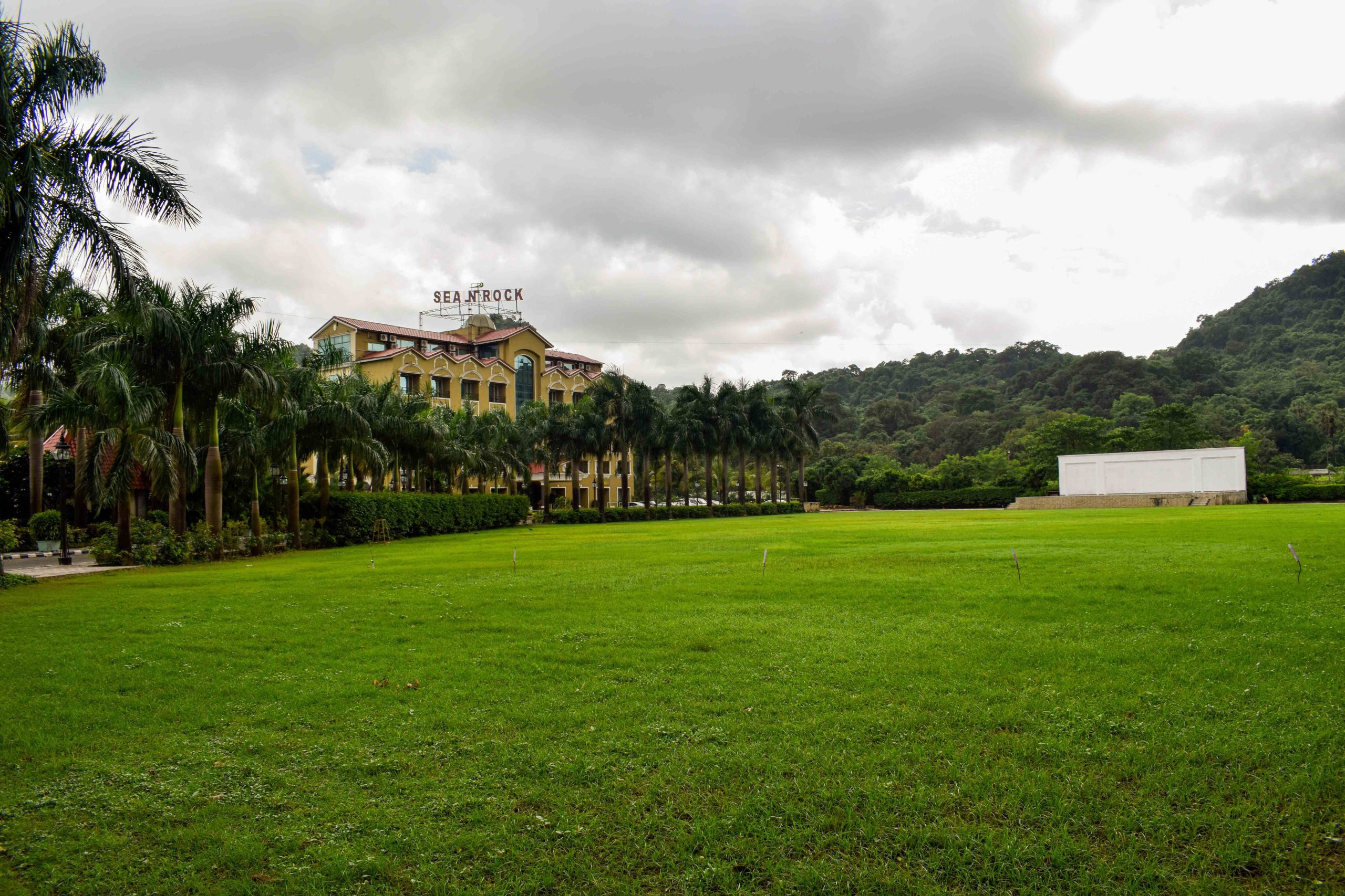 Sea N Rock Small Lawn outdoor event venue in Mira Bhayandar for weddings, parties and celebrations